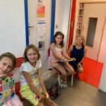 Les enfants apprennent à parler l'anglais à Montpellier